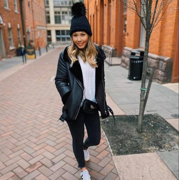 Meet your Posher, Erika - Picture 1 of 1